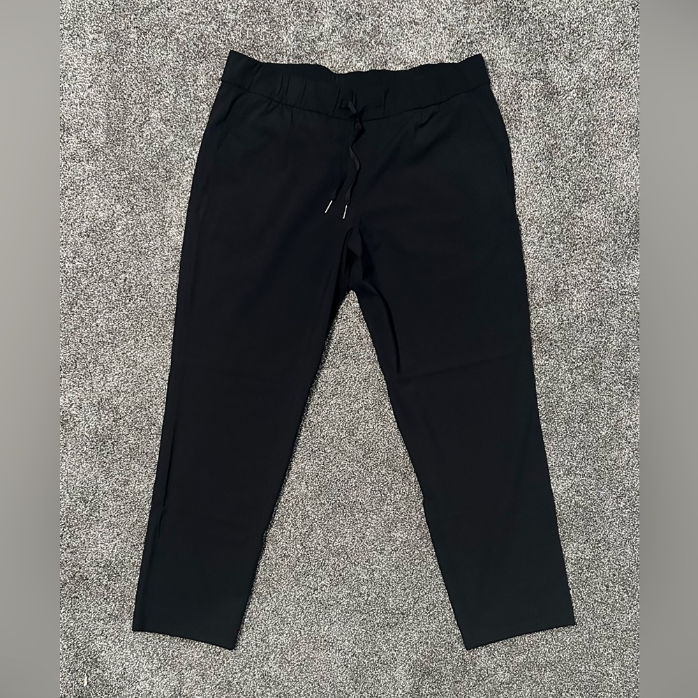 Lululemon size 12 27”